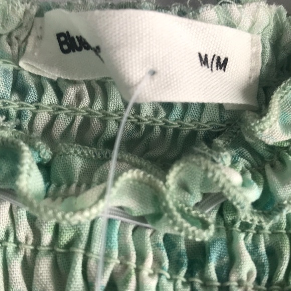 🌻4/$20 Bluenotes Smocked Style Ruffled Tank Top Green & Cream Size Medium New - Picture 5 of 10